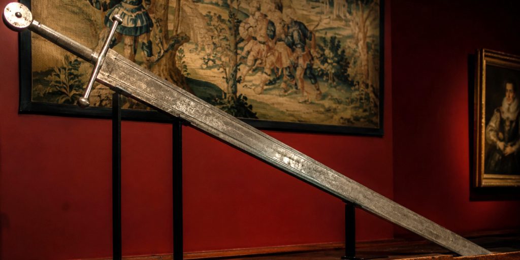 Giant Bearing Swords